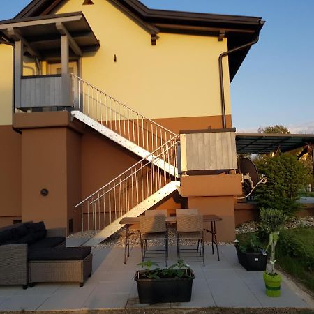 Ferienwohnung Stoisser Mureck Bagian luar foto